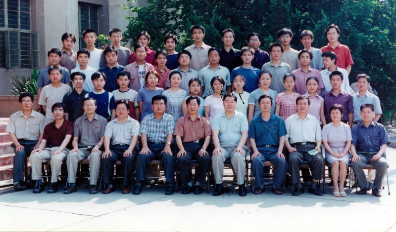 经管学院2003届土管专业班毕业生合影.jpg